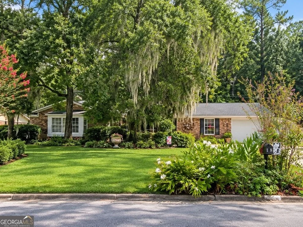 Unit for sale at 18 E Stillwood Circle, Savannah, GA 31419