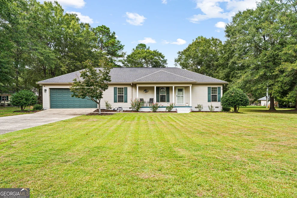 Unit for sale at 10 Third Avenue, Hawkinsville, GA 31036