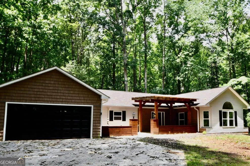 Unit for sale at 257 Lake Place Drive, Lavonia, GA 30553