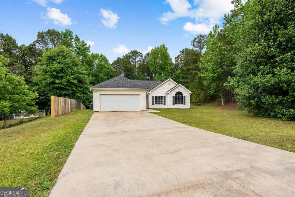 Unit for sale at 15 Caledon Court, Newnan, GA 30263