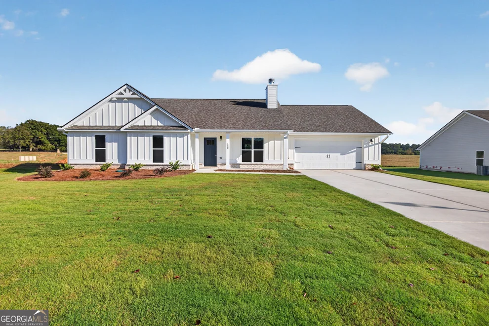 Unit for sale at 408 Seashell Court, Statham, GA 30666