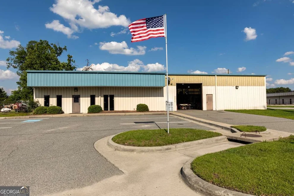 Unit for sale at 5509 Export Boulevard, Garden City, GA 31408