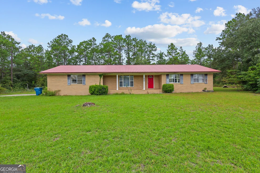 Unit for sale at 1641 Spring Grove Road, Jesup, GA 31545