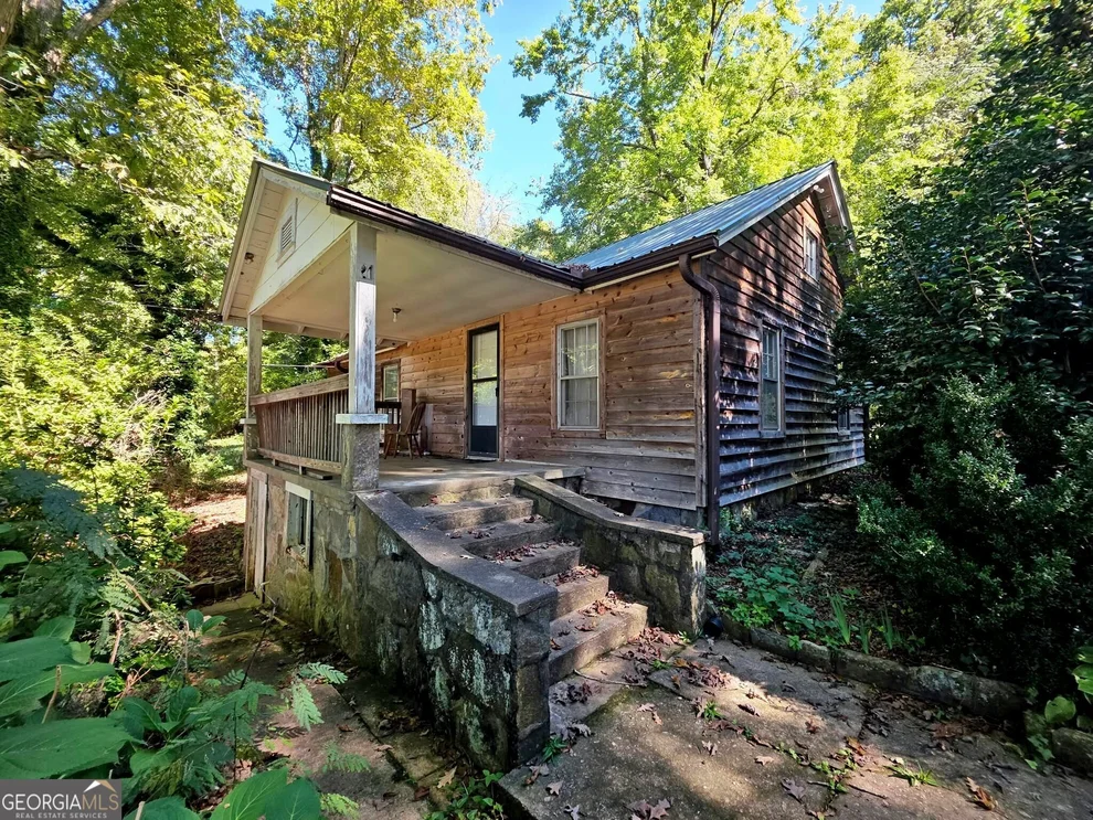 Unit for sale at 21 Youngblood Drive, Clayton, GA 30525