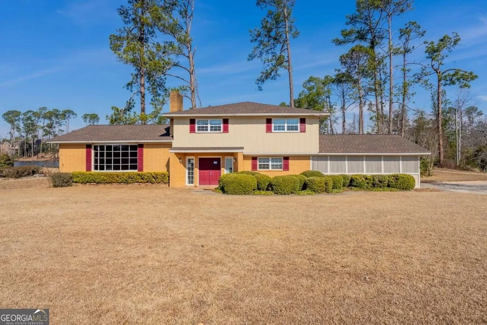 Unit for sale at 1729 W Forest Drive, Douglas, GA 31533