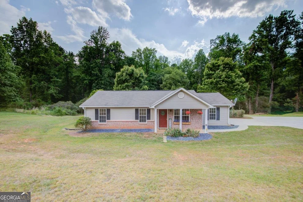 Unit for sale at 2968 Sky Lake Circle, Gainesville, GA 30506
