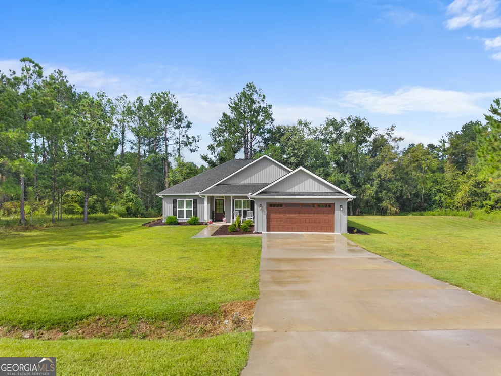 Unit for sale at 692 Wildflower Circle, Metter, GA 30439