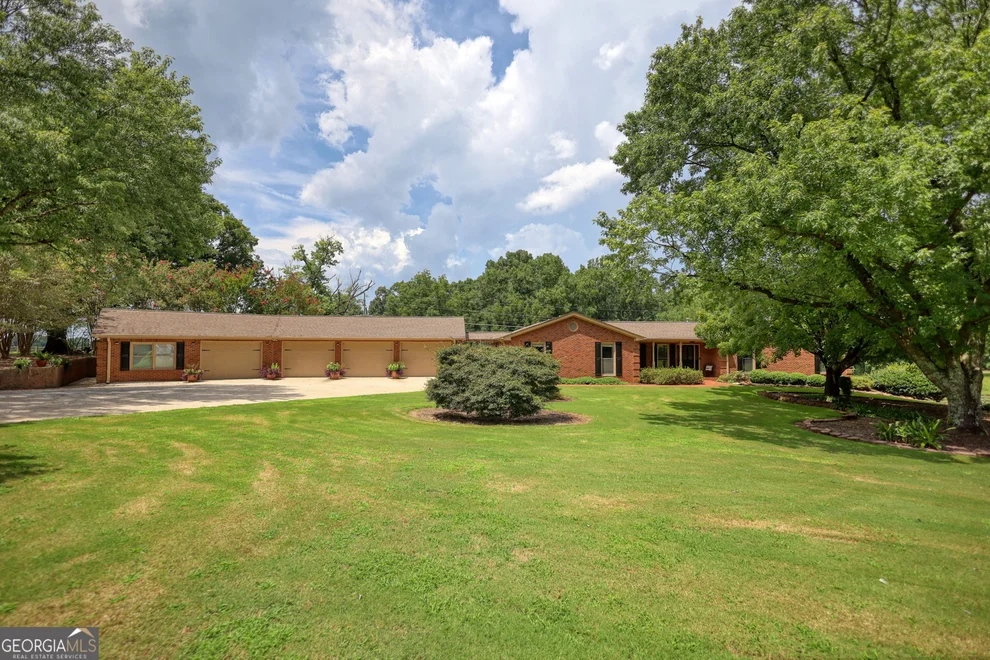 Unit for sale at 3331 Highway 213, Mansfield, GA 30055