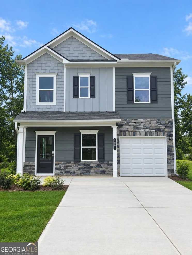 Unit for sale at 1001 Stonebridge Circle, Macon, GA 31211