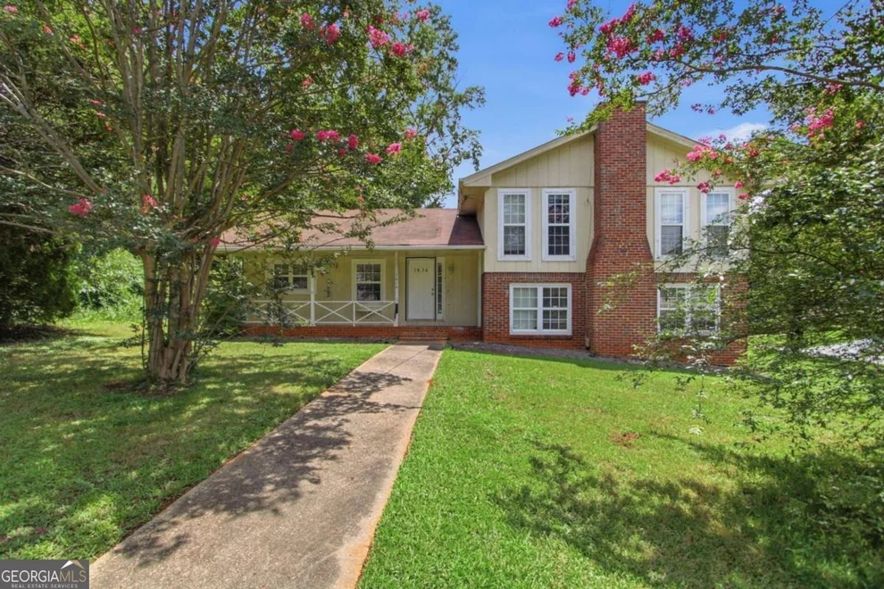 Unit for sale at 1614 Devon Court, Stone Mountain, GA 30088
