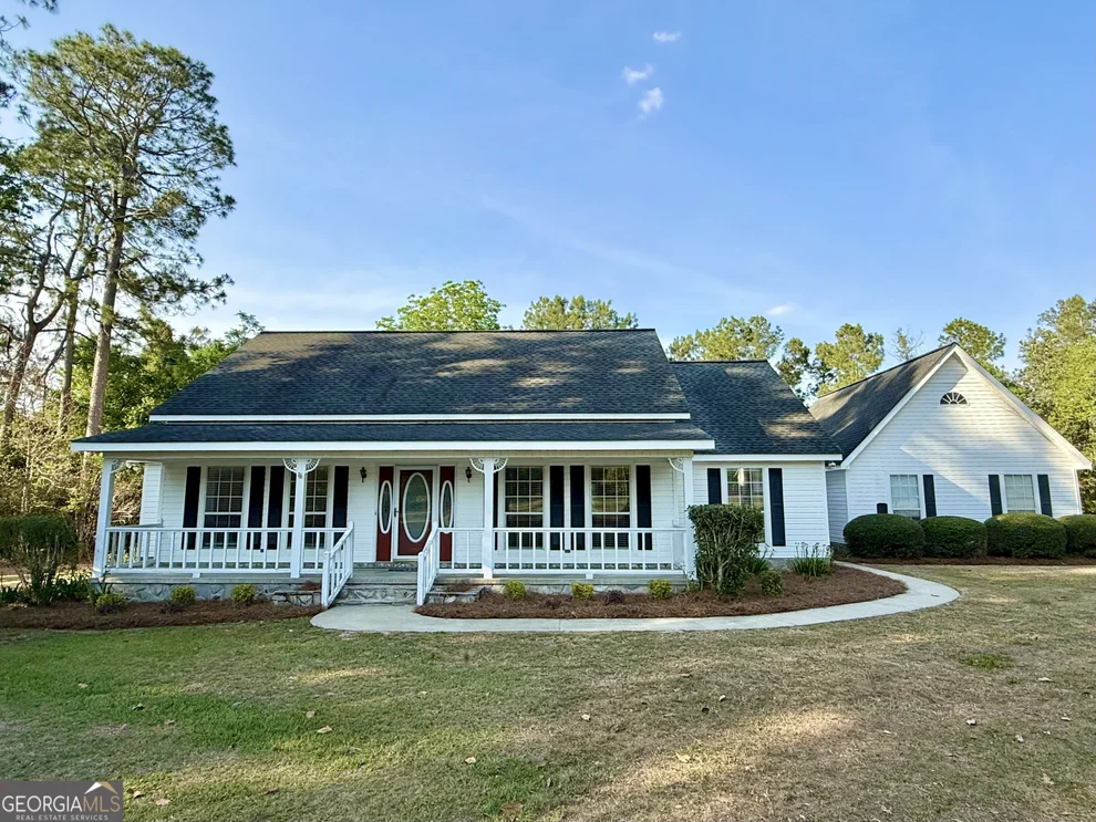 Unit for sale at 494 Hunter Road NW, Baxley, GA 31513