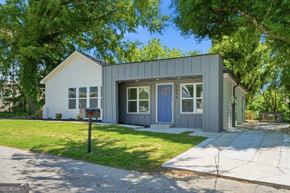 Unit for sale at 2624 Peyton Road NW, Atlanta, GA 30318