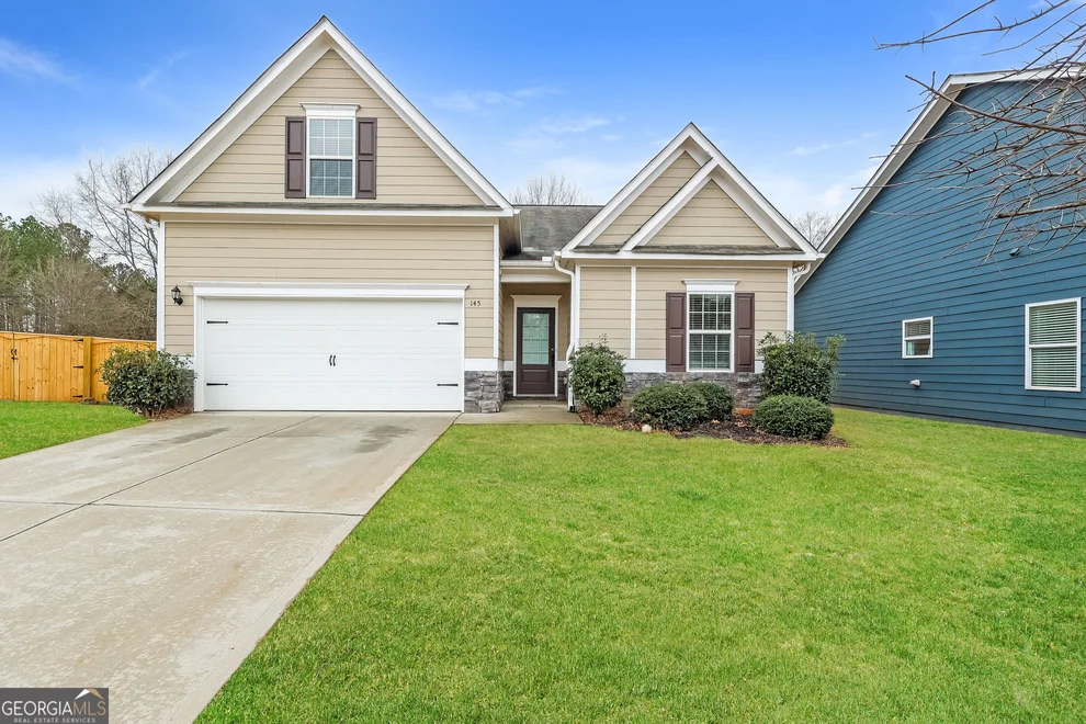 Unit for sale at 145 Thomaston Street, Newnan, GA 30263