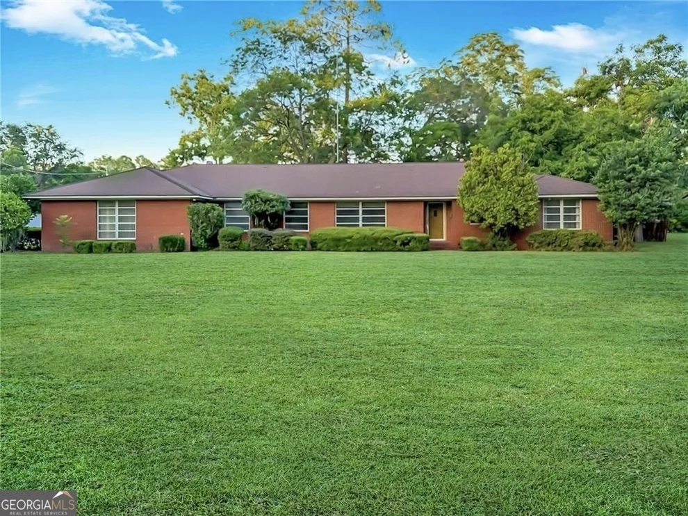 Unit for sale at 801 S Gordon Avenue, Adel, GA 31620