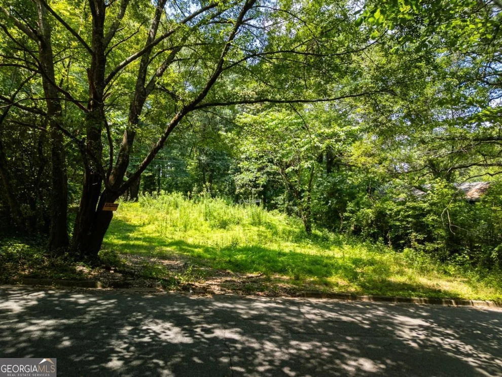 Unit for sale at 1095 Northwest Drive, Atlanta, GA 30318