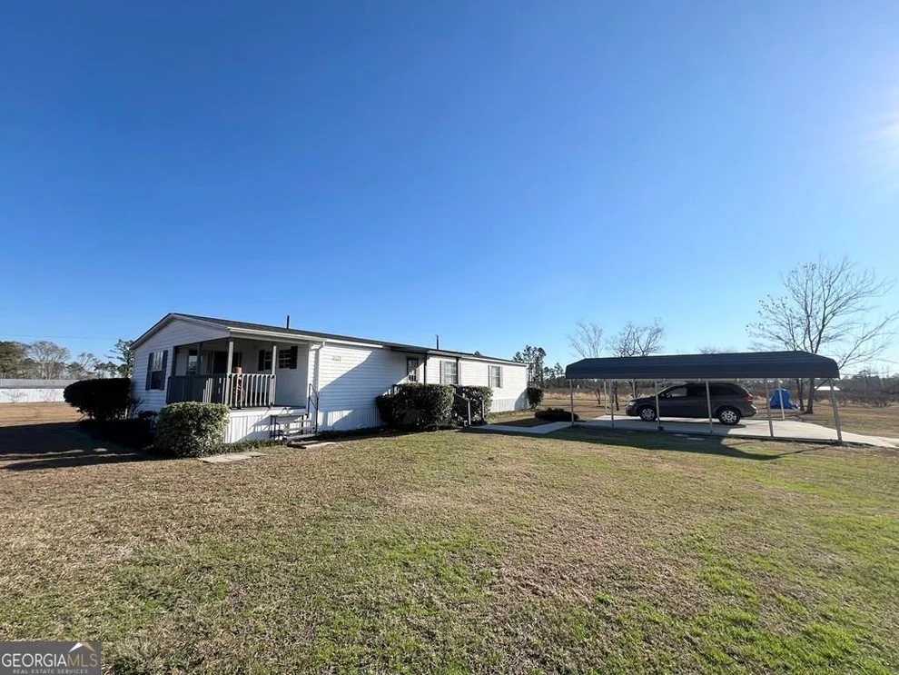 Unit for sale at 38 Lawton Crosby Road, Hazlehurst, GA 31539