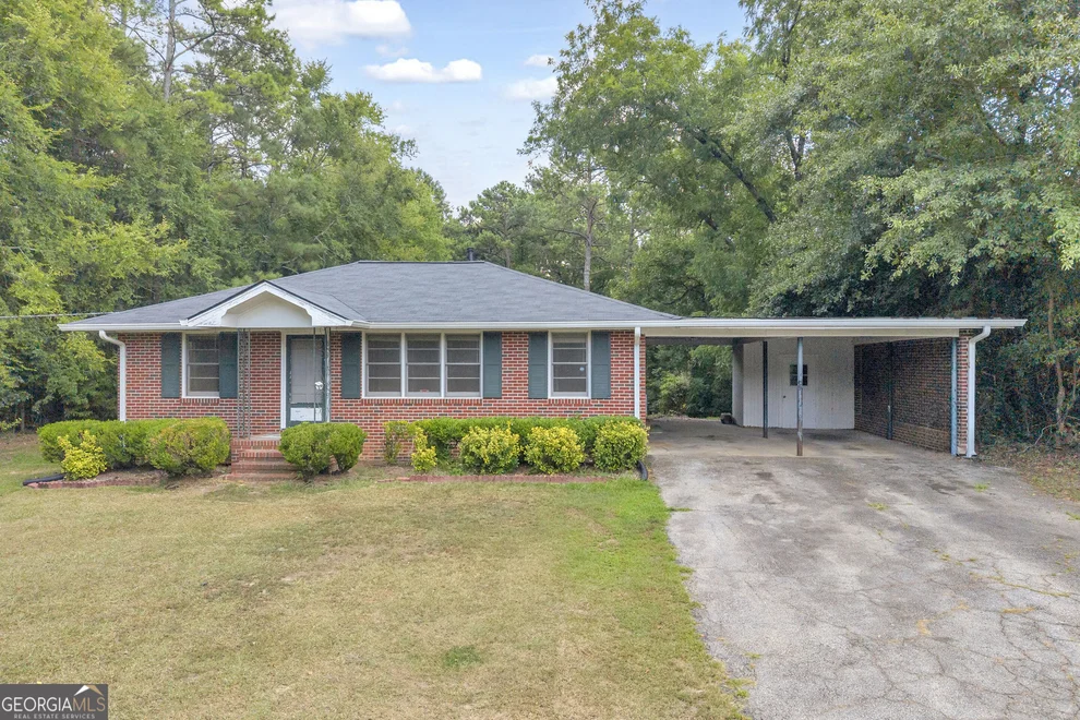 Unit for sale at 1226 Country Club Road, Elberton, GA 30635