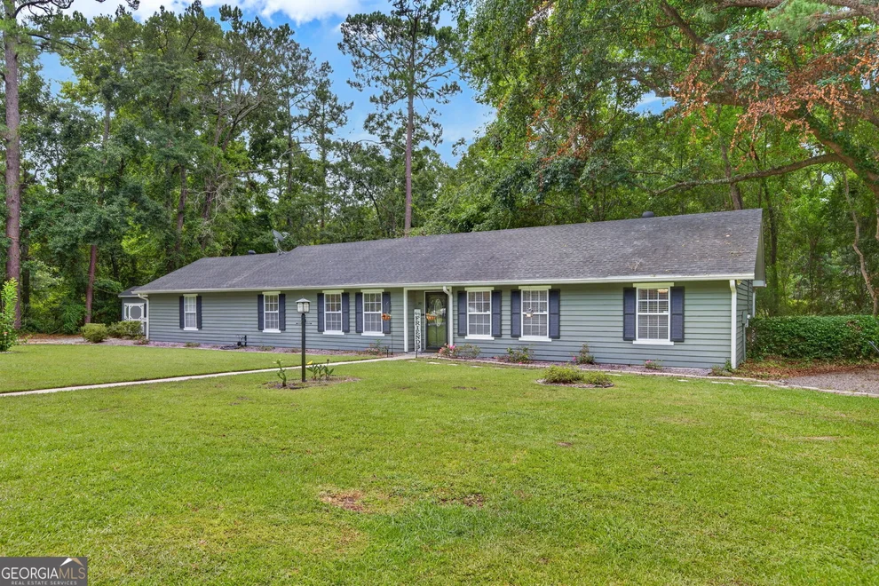 Unit for sale at 901 Queens Court, Hinesville, GA 31313
