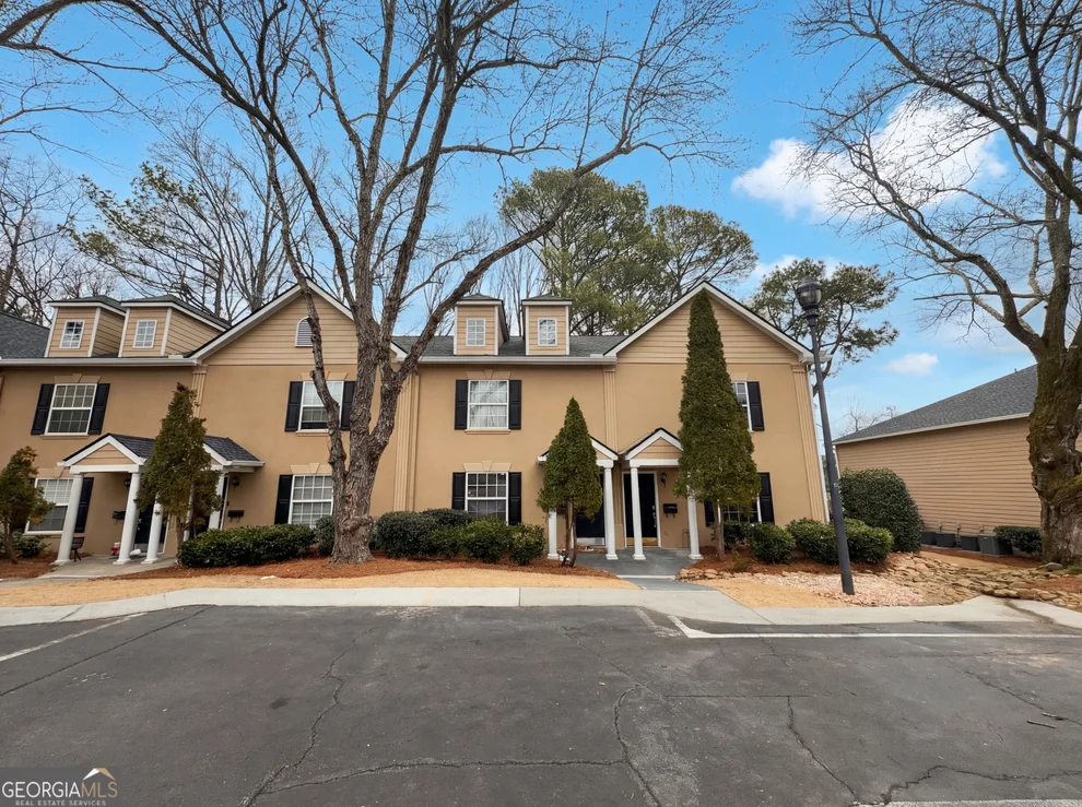 Unit for sale at 806 Brighton Point, Atlanta, GA 30328