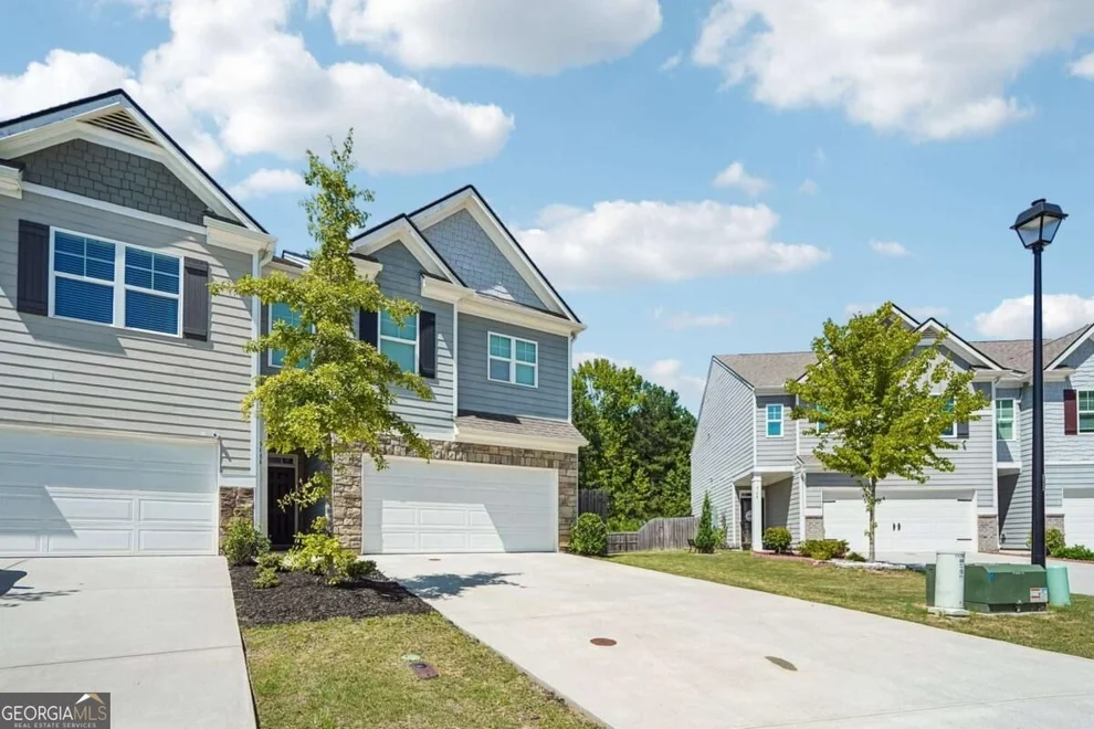 Unit for sale at 5184 Barberry Avenue, Oakwood, GA 30566