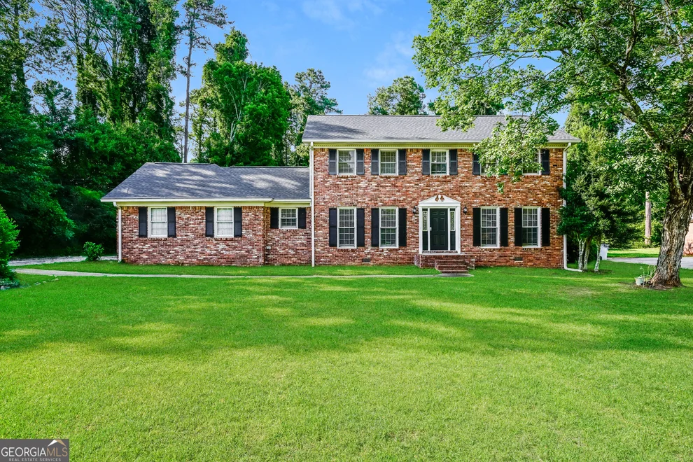 Unit for sale at 2216 Country Club Drive SE, Conyers, GA 30013