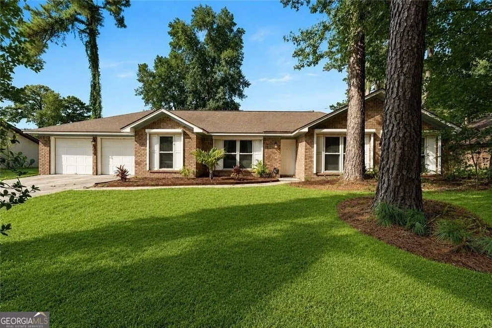 Unit for sale at 606 Tibet Avenue, Savannah, GA 31406