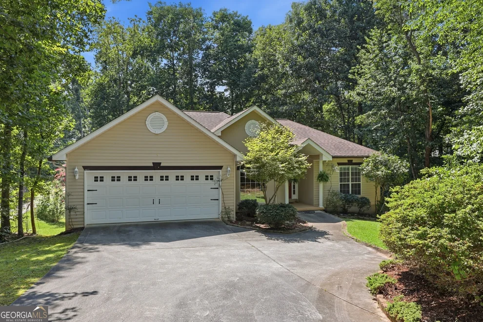 Unit for sale at 1704 Nub Garland Road, Toccoa, GA 30577