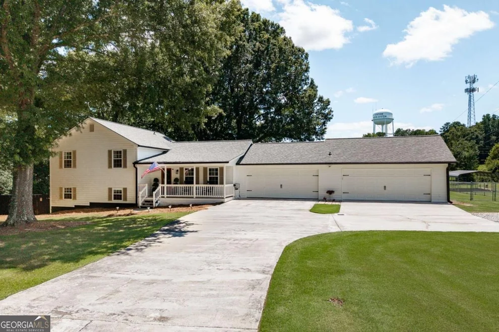 Unit for sale at 483 Whispering Oaks Drive, Statham, GA 30666