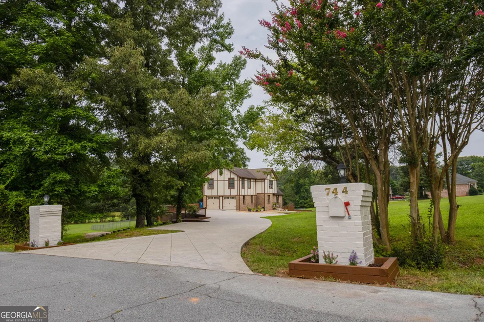 Unit for sale at 744 Alcovy Way, Lawrenceville, GA 30043