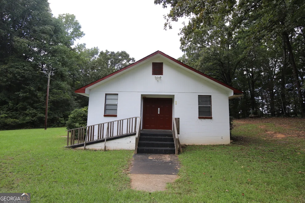 Unit for sale at 352 Old Hutchinson Mill Road, Lagrange, GA 30240