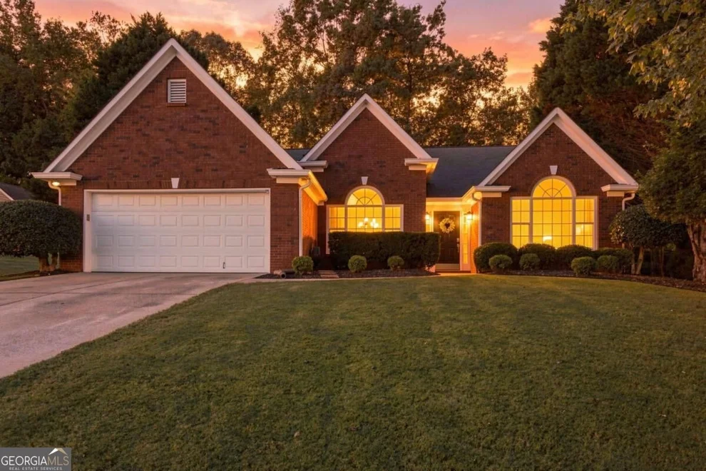 Unit for sale at 945 Landover Crossing, Suwanee, GA 30024
