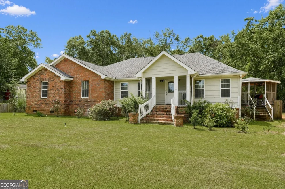 Unit for sale at 3020 Woodridge Court, Albany, GA 31705