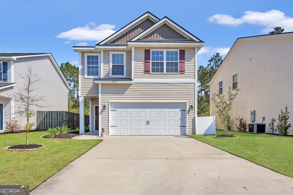 Unit for sale at 572 Brightleaf Circle, Hinesville, GA 31313