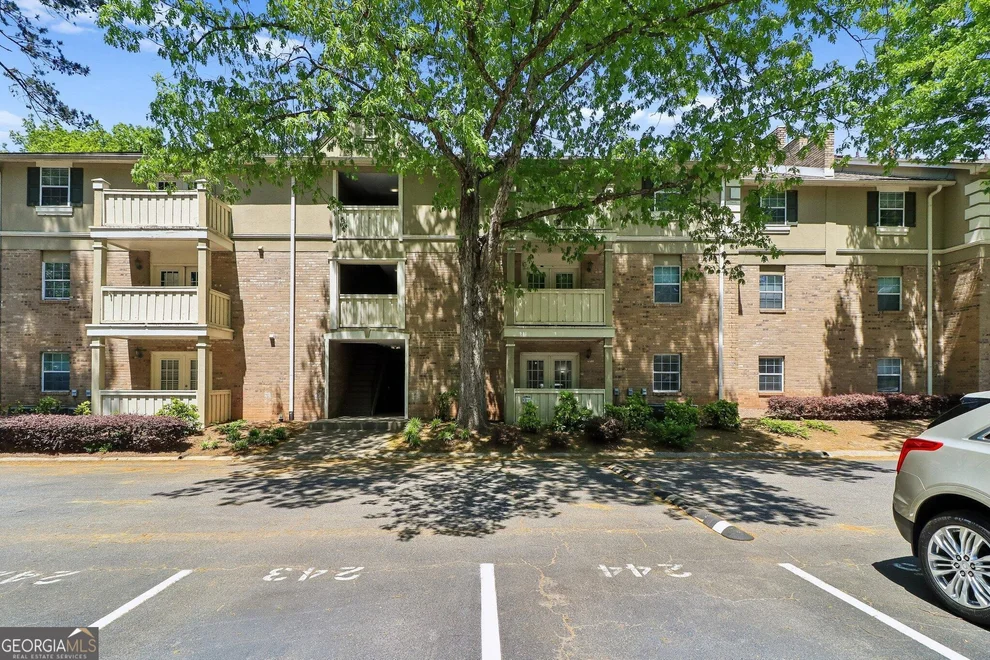 Unit for sale at 6900 Roswell Road, Atlanta, GA 30328