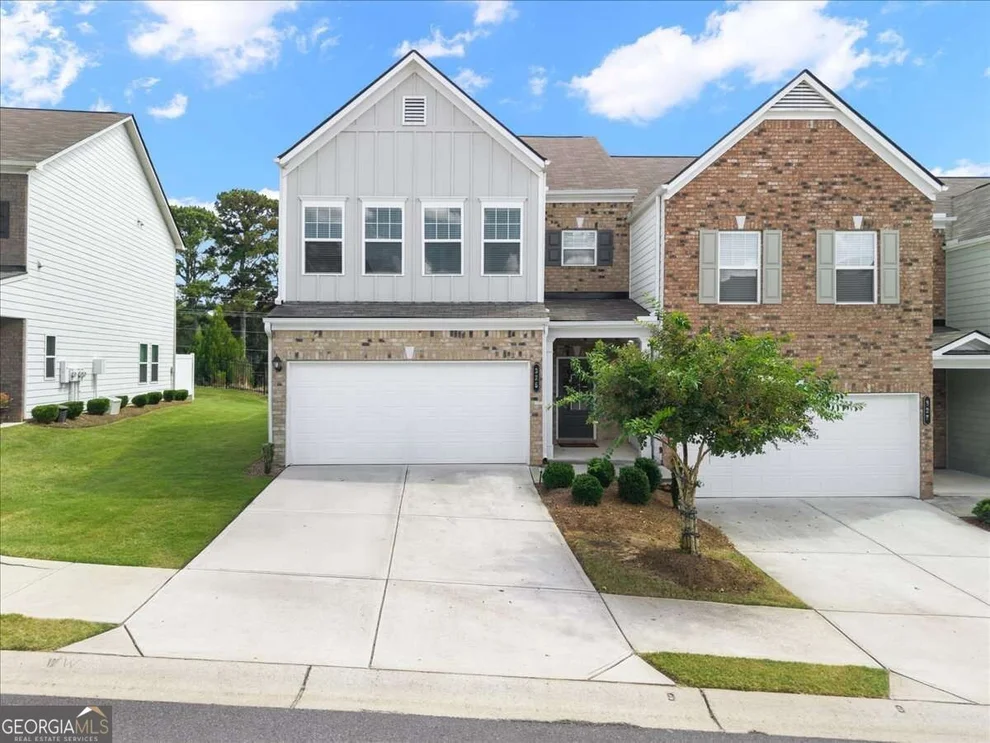 Unit for sale at 325 Braswell Court, Woodstock, GA 30188