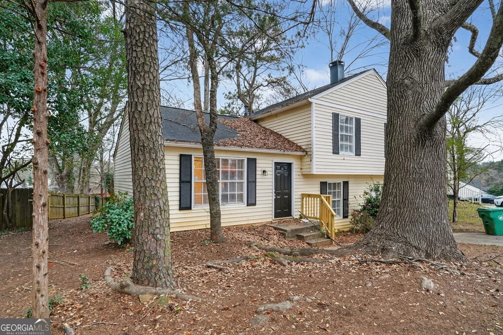 Unit for sale at 4616 Garden Hills Drive, Stone Mountain, GA 30083