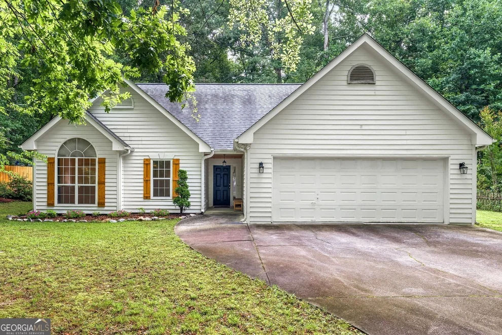 Unit for sale at 5950 Shannon Drive, Cumming, GA 30040