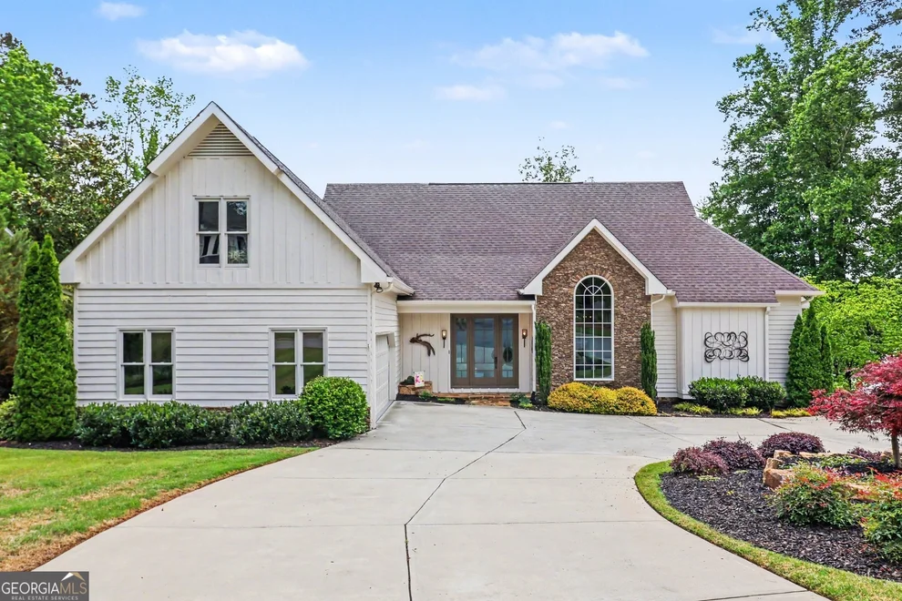 Unit for sale at 8895 Willowbrae Lane, Roswell, GA 30076