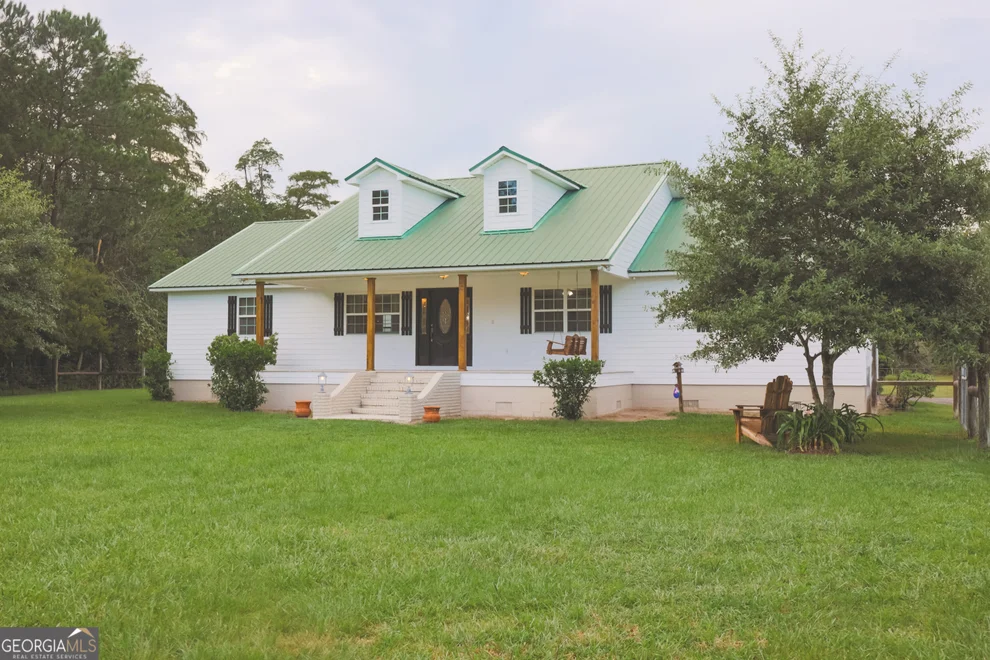 Unit for sale at 1325 Joe Knox Bridge Road, Nahunta, GA 31553