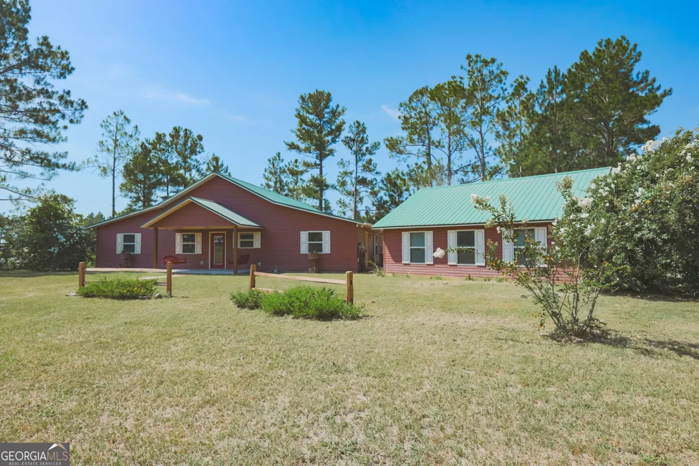 Unit for sale at 3733 Oak Hill Road, Blackshear, GA 31516