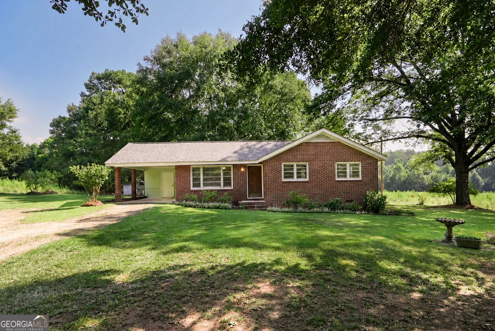 Unit for sale at 1711 Hebron Church Road, Statham, GA 30666