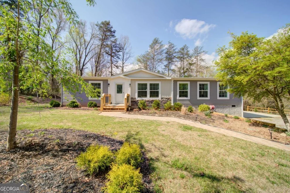 Unit for sale at 61 Sunset Circle, Blue Ridge, GA 30513