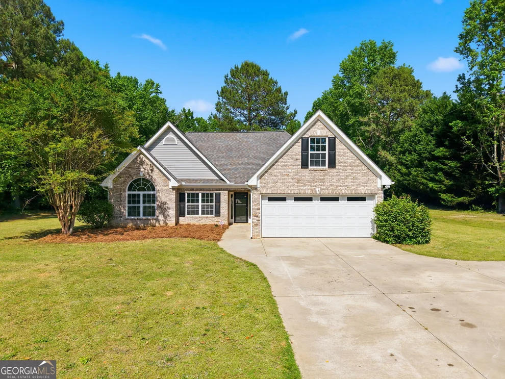 Unit for sale at 155 Oak Hill Circle, Covington, GA 30016