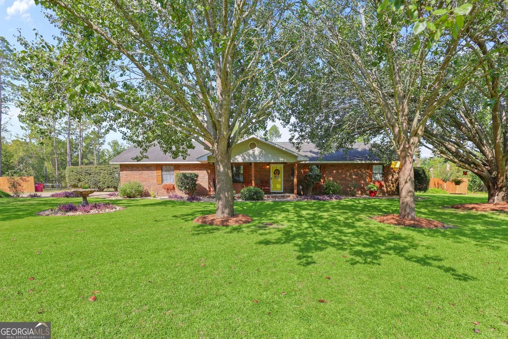 Unit for sale at 142 Sunfish Road, Alma, GA 31510