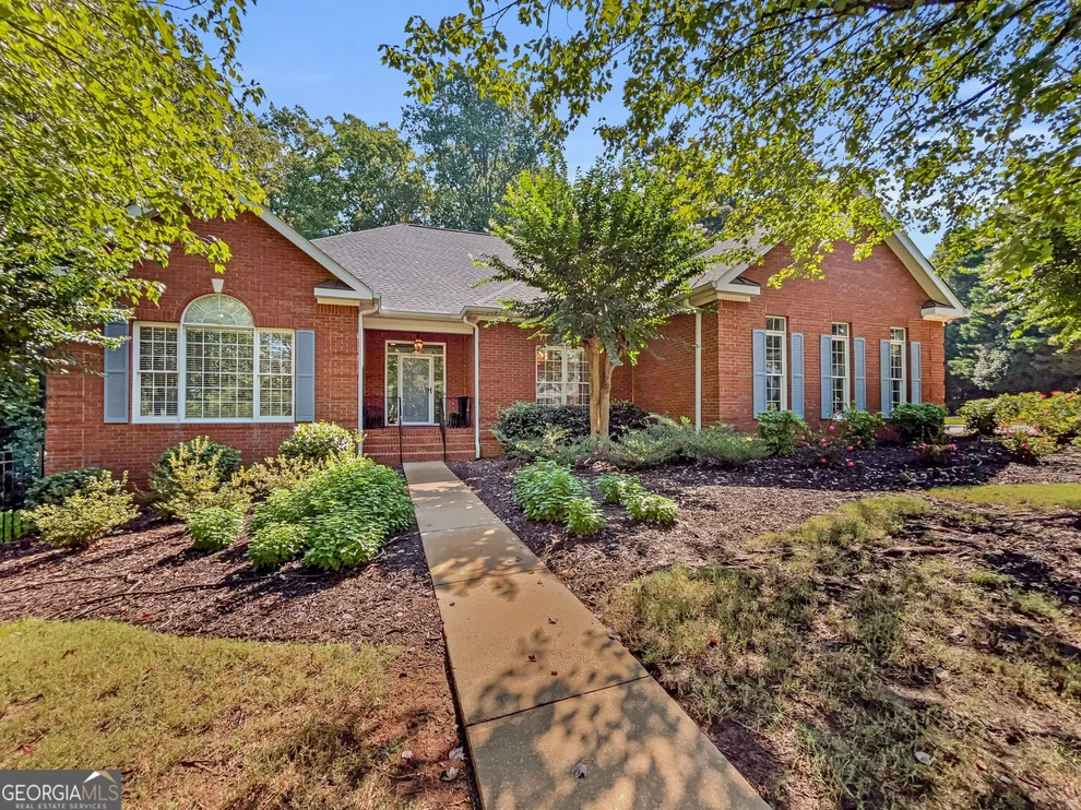 Unit for sale at 1071 Waterford Court, Watkinsville, GA 30677