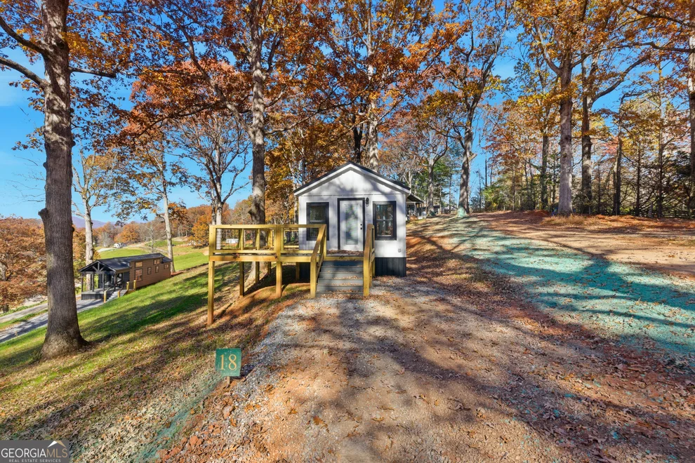 Unit for sale at 527 Saunders Road, Franklin, NC 28734