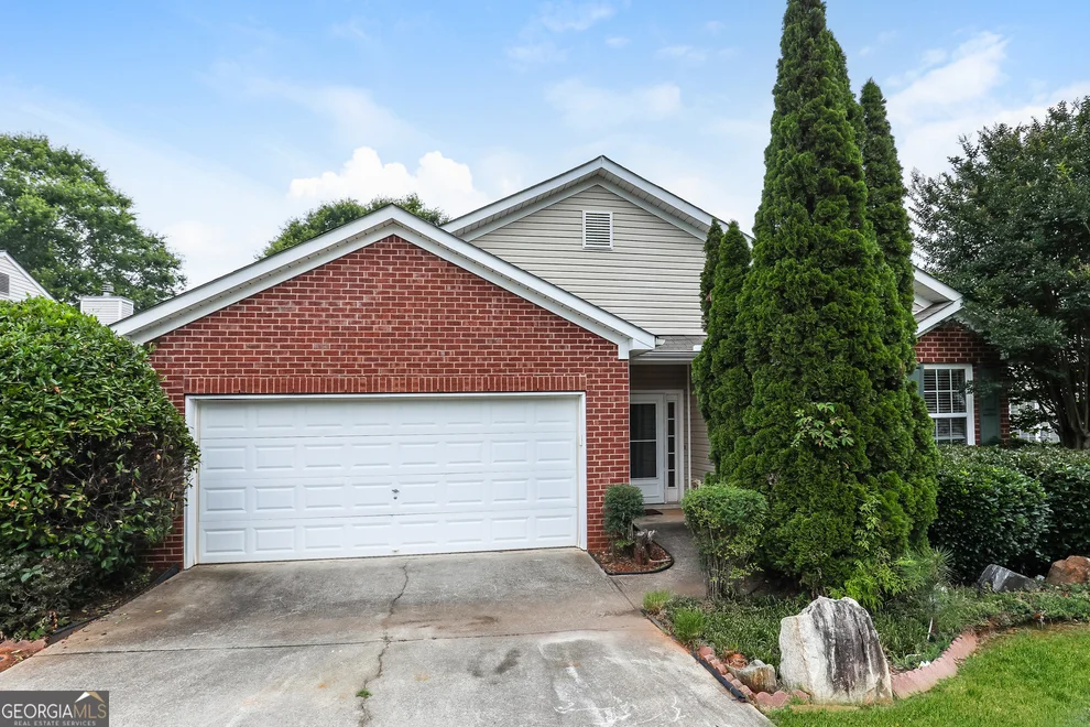 Unit for sale at 1055 Maple Leaf Drive, McDonough, GA 30253
