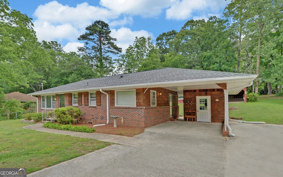 Unit for sale at 211 Hilltop Lane, Toccoa, GA 30577