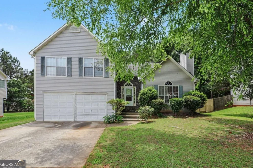 Unit for sale at 10617 Barberry Drive, Hampton, GA 30228