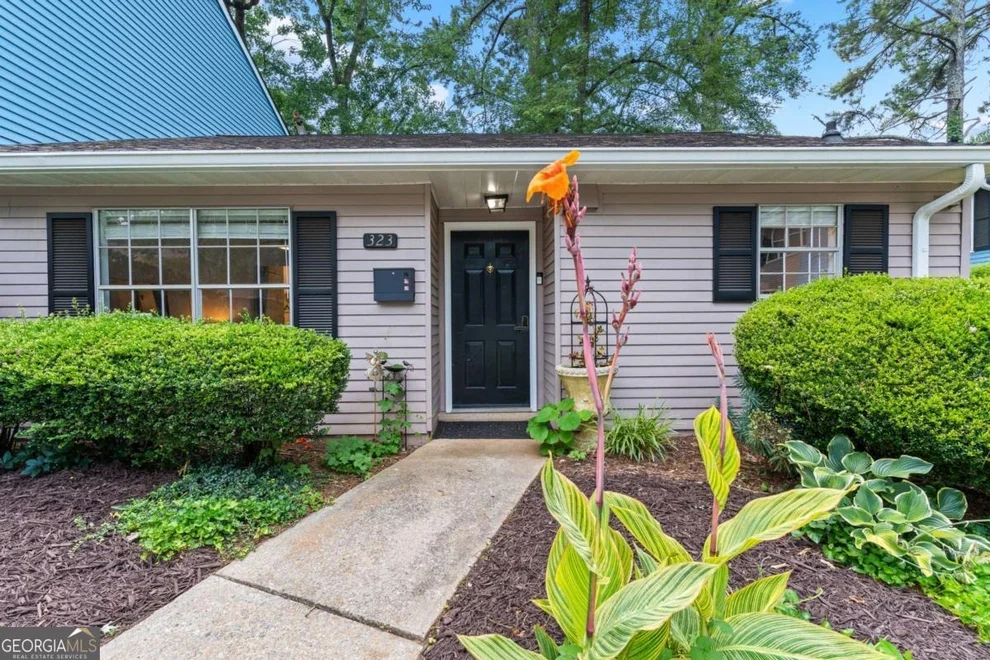 Unit for sale at 323 Cabaret Court SW, Marietta, GA 30064